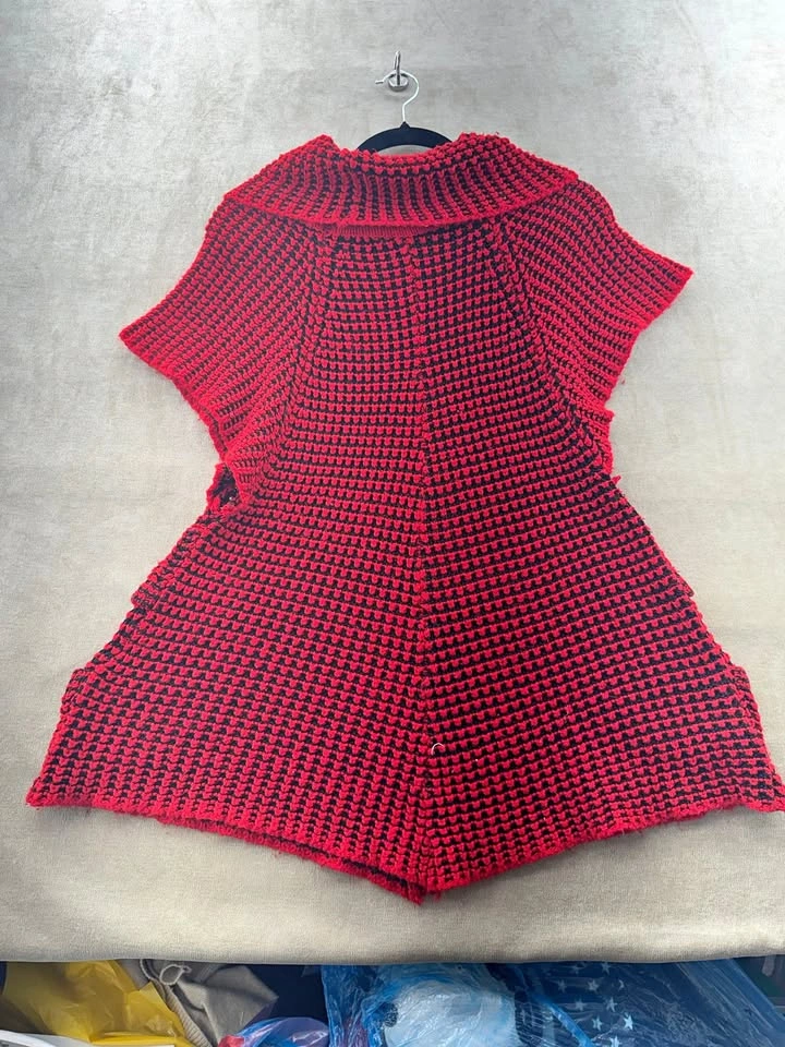Vintage Village Gate Red & Black Textured Knit Tunic Sweater