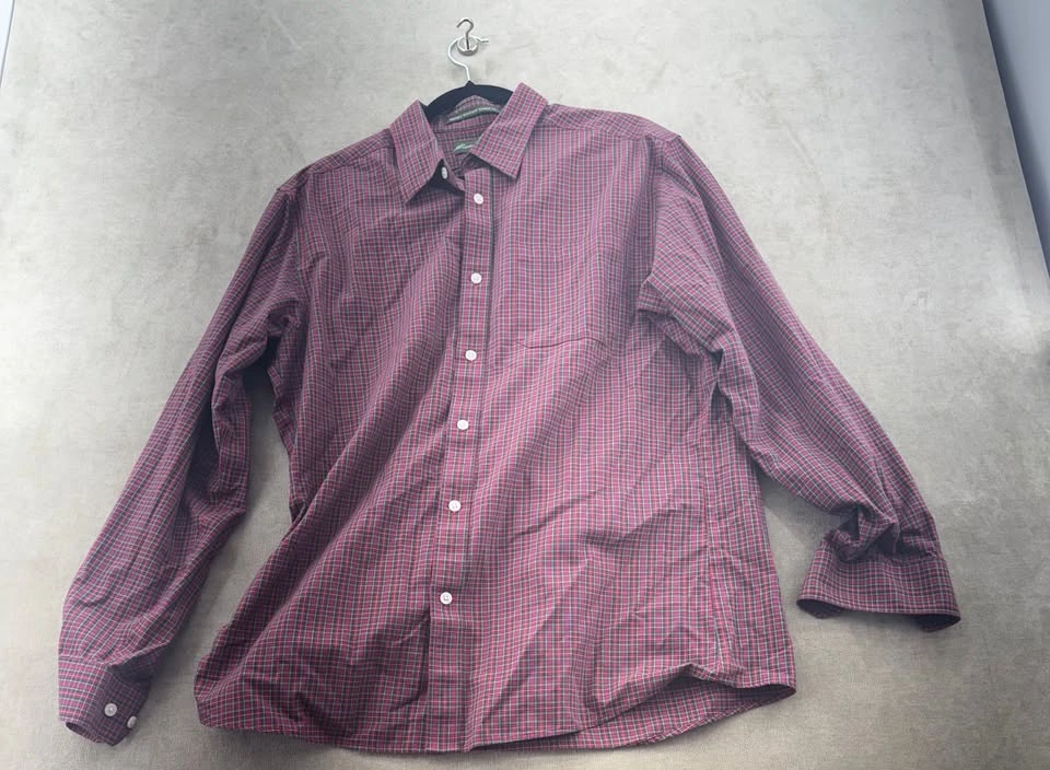 Eddie Bauer Wrinkle Resistant Plaid Button Up Shirt - Mens Large