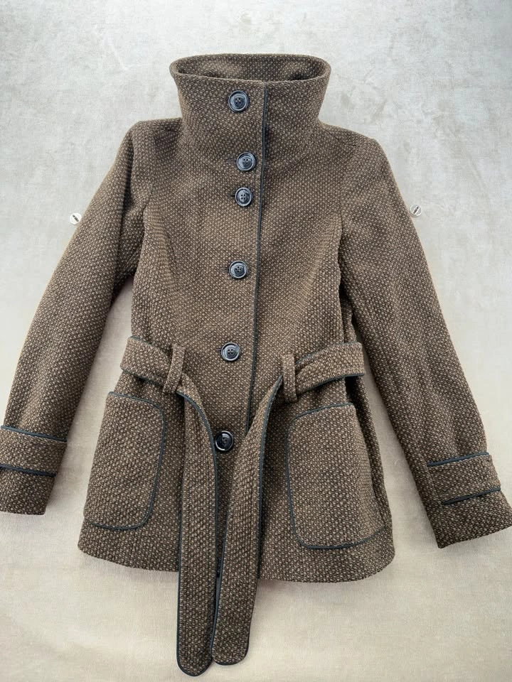 de.corp Brown Textured Belted Coat with Contrast Piping - Size 3 - photo 2