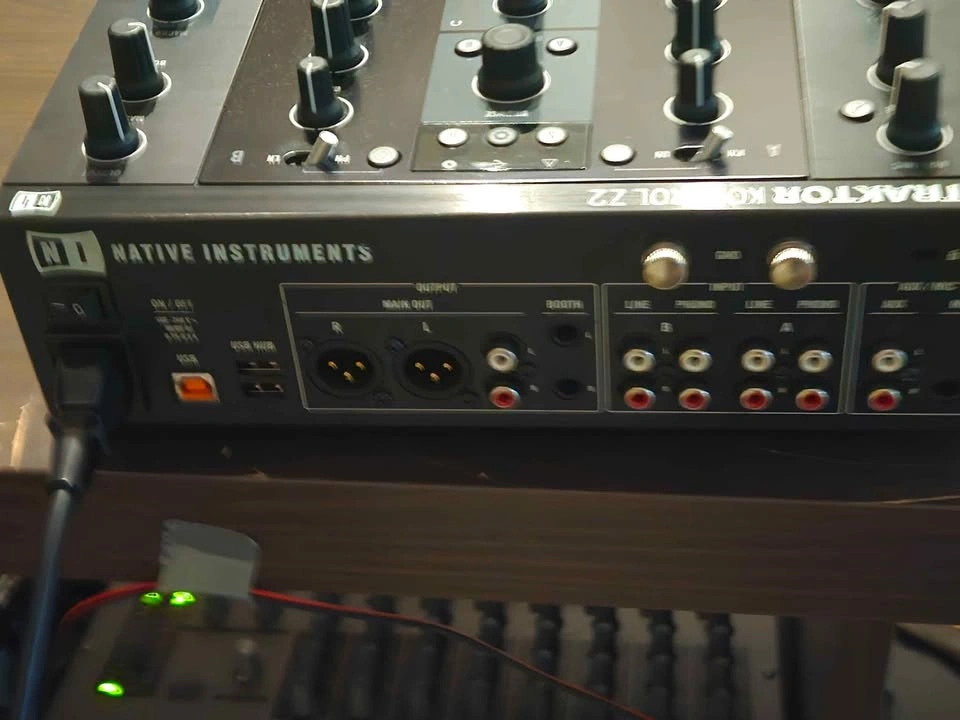 Traktor Kontrol Z2 - photo 3
