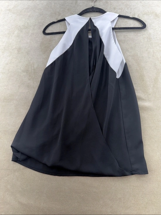 Ro & De Black and White Halter Swing Top - photo 3