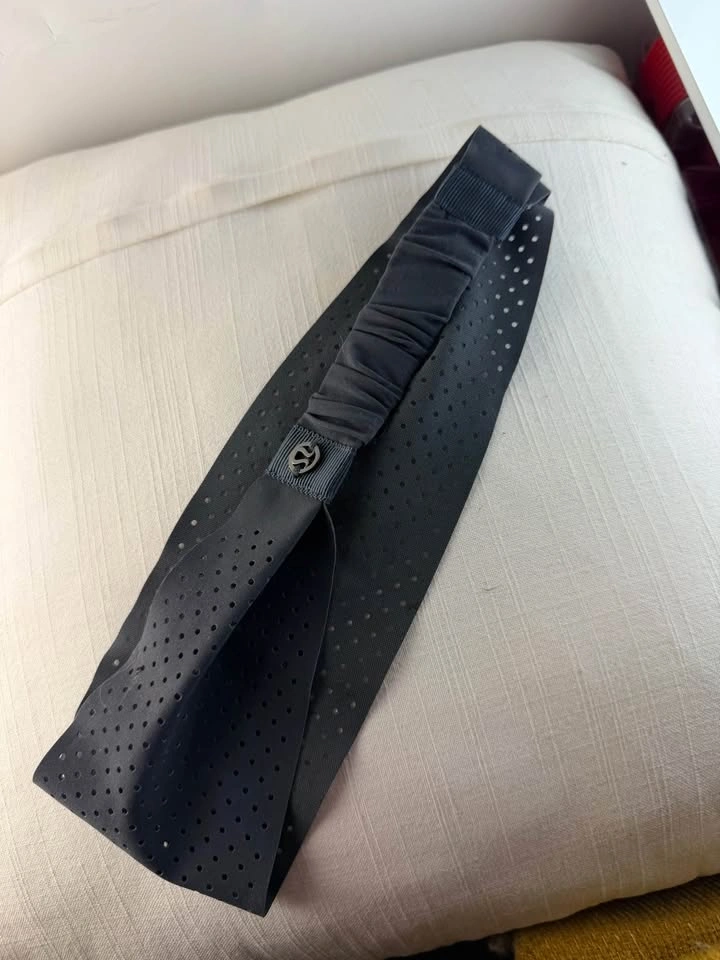 MINT Lululemon Flow Rider Laser-Cut Wide Headband - Dark Grey - photo 2