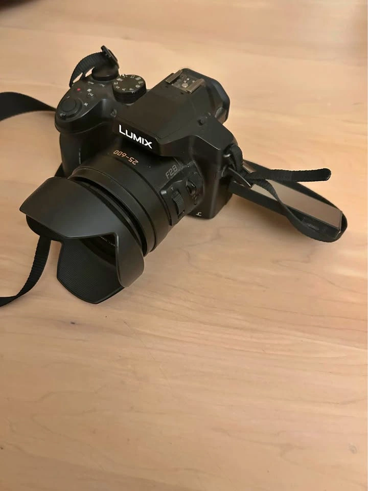 Panasonic Lumix FZ-300
