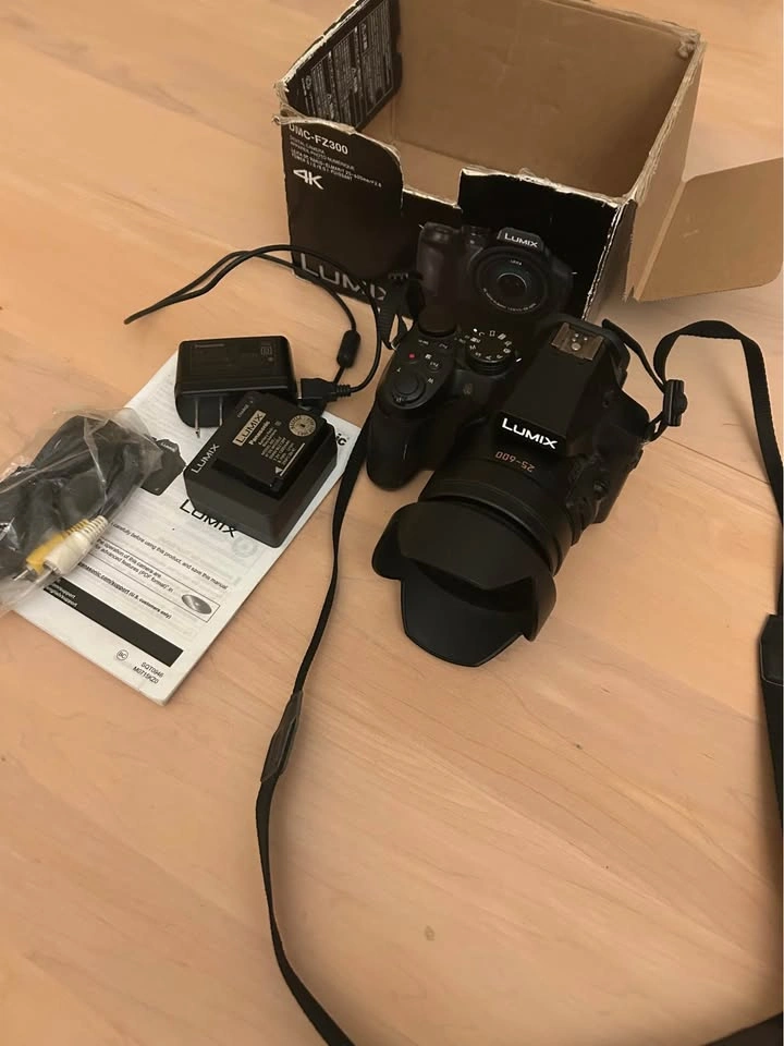 Panasonic Lumix FZ-300 - photo 4