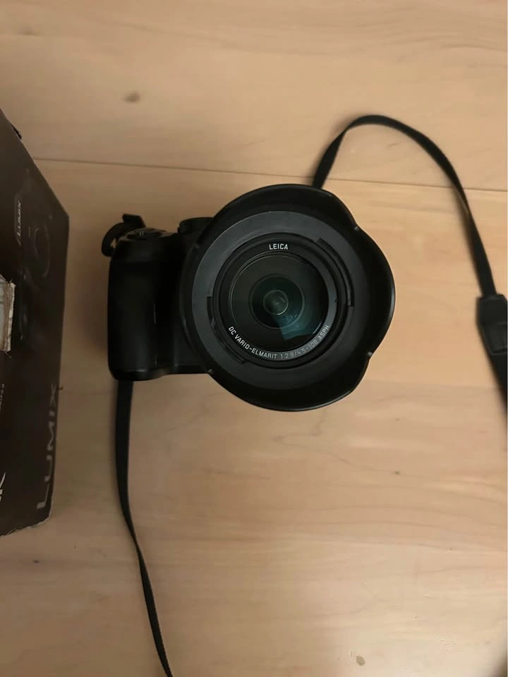 Panasonic Lumix FZ-300 - photo 5
