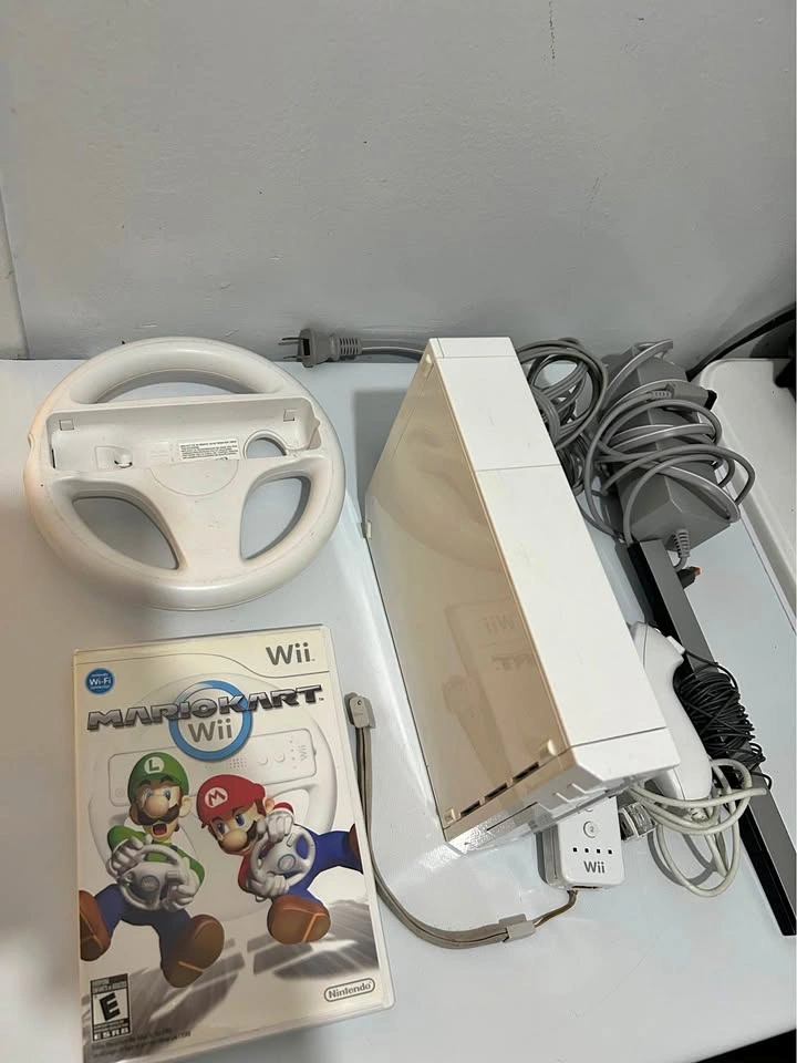 Nintendo Wii - Mario Kart Bundle