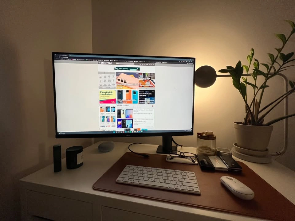 LG Ultrafine Ergo 31.5" IPS 4K Monitor - photo 2