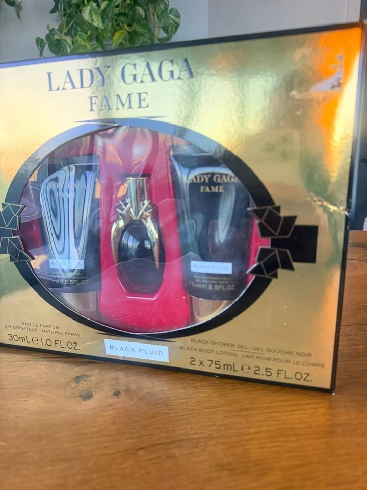 Lady Gaga Fame Black Fluid Fragrance Gift Set - photo 3