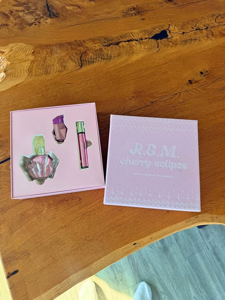 Ariana Grande R.E.M. Cherry Eclipse Fragrance Gift Set