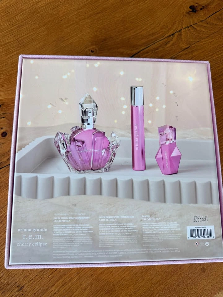 Ariana Grande R.E.M. Cherry Eclipse Fragrance Gift Set - photo 3