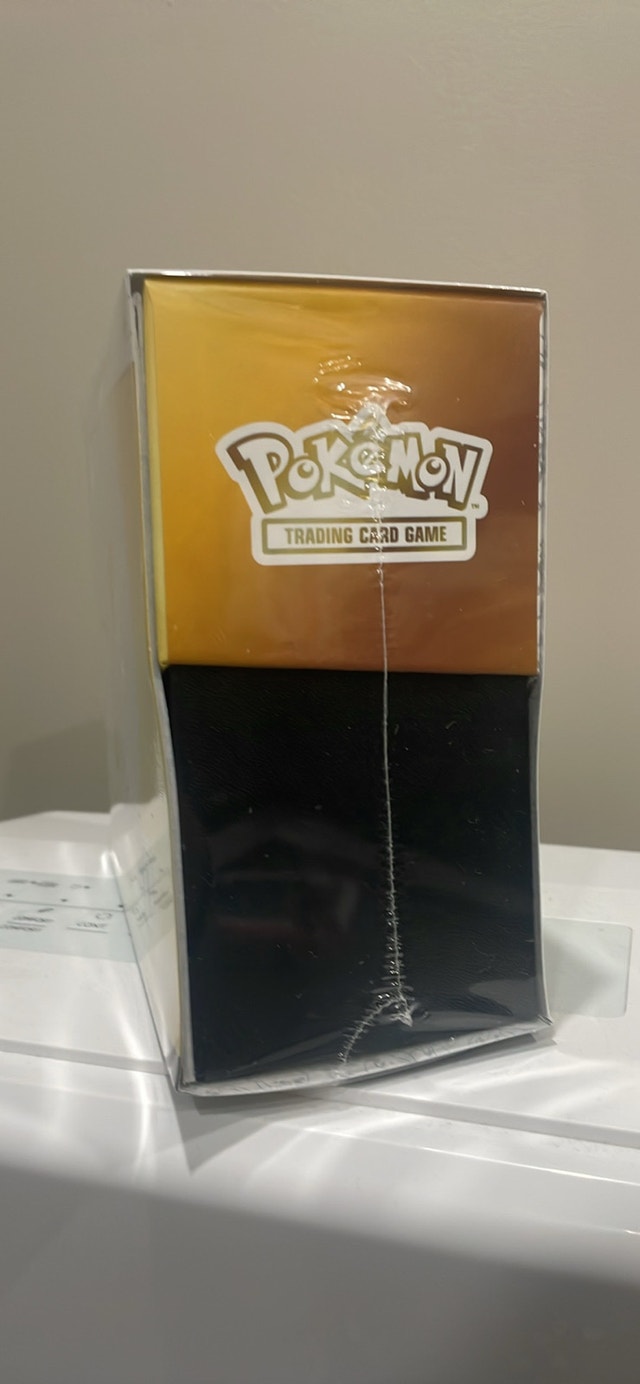 30th Anniversary Pokemon ETB - photo 2