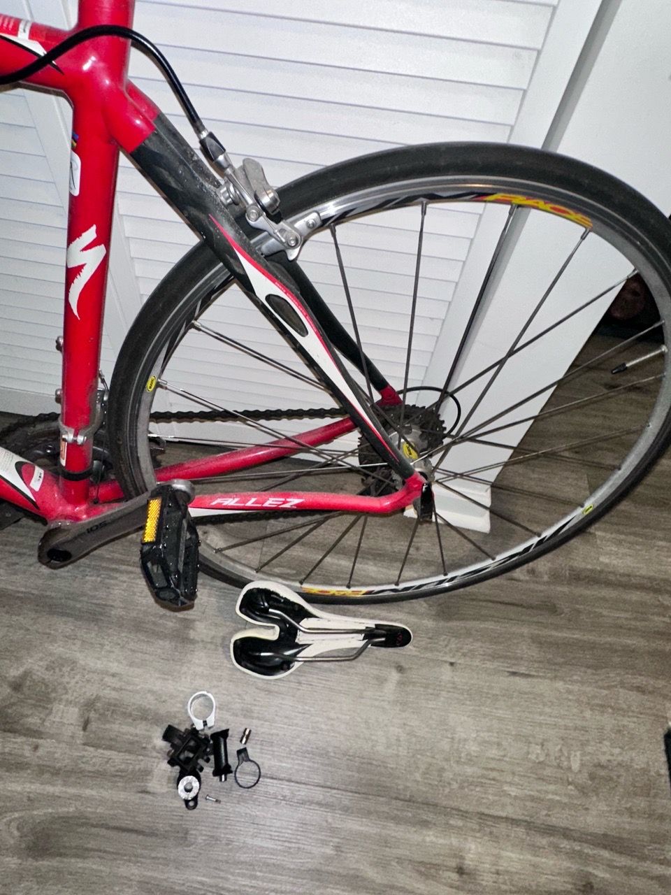 Specialized Allez Road Bike – All Original Components - photo 3