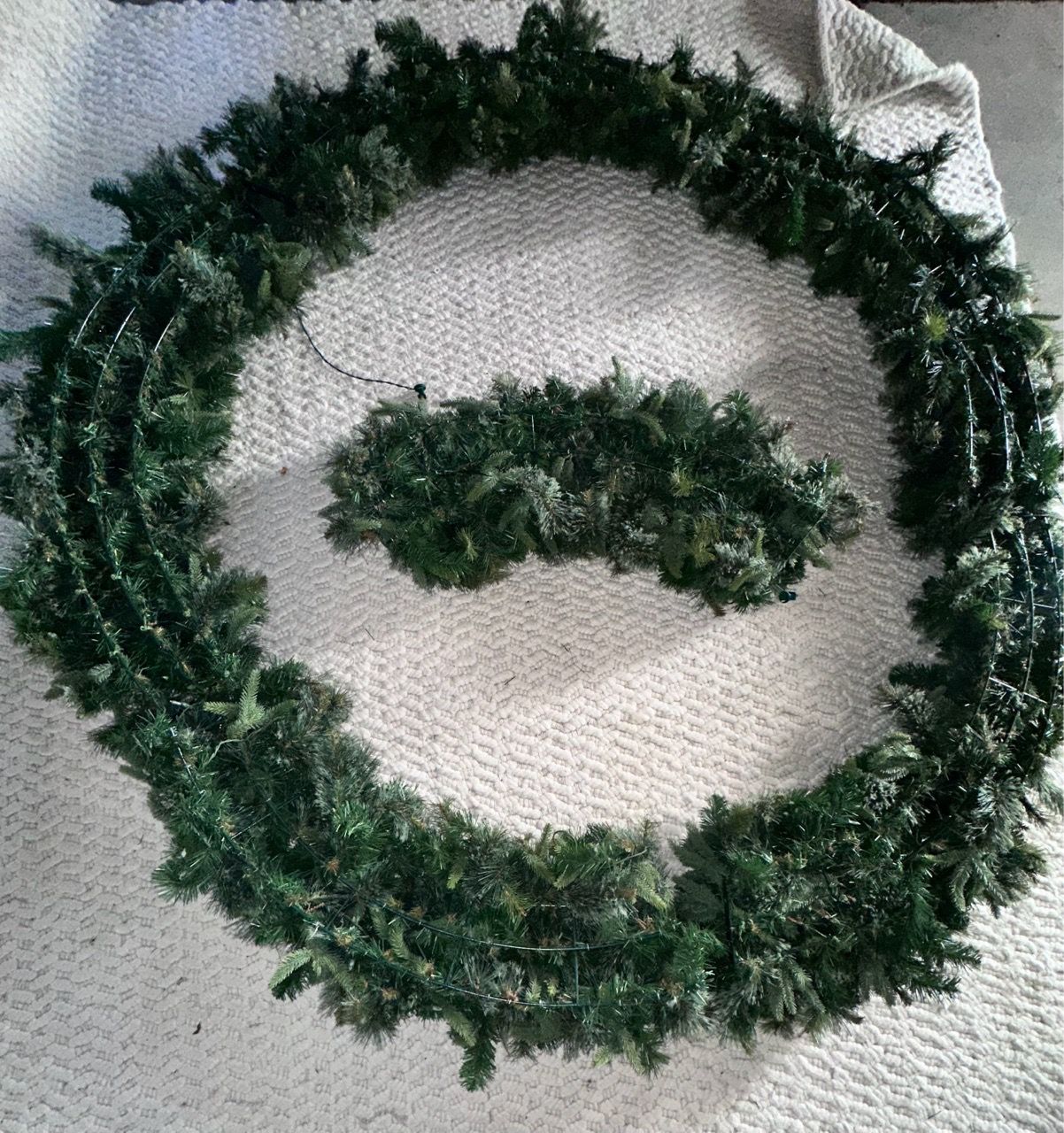 Commercial-Grade Pre-Lit Christmas Garlands (Set of 7) - photo 3