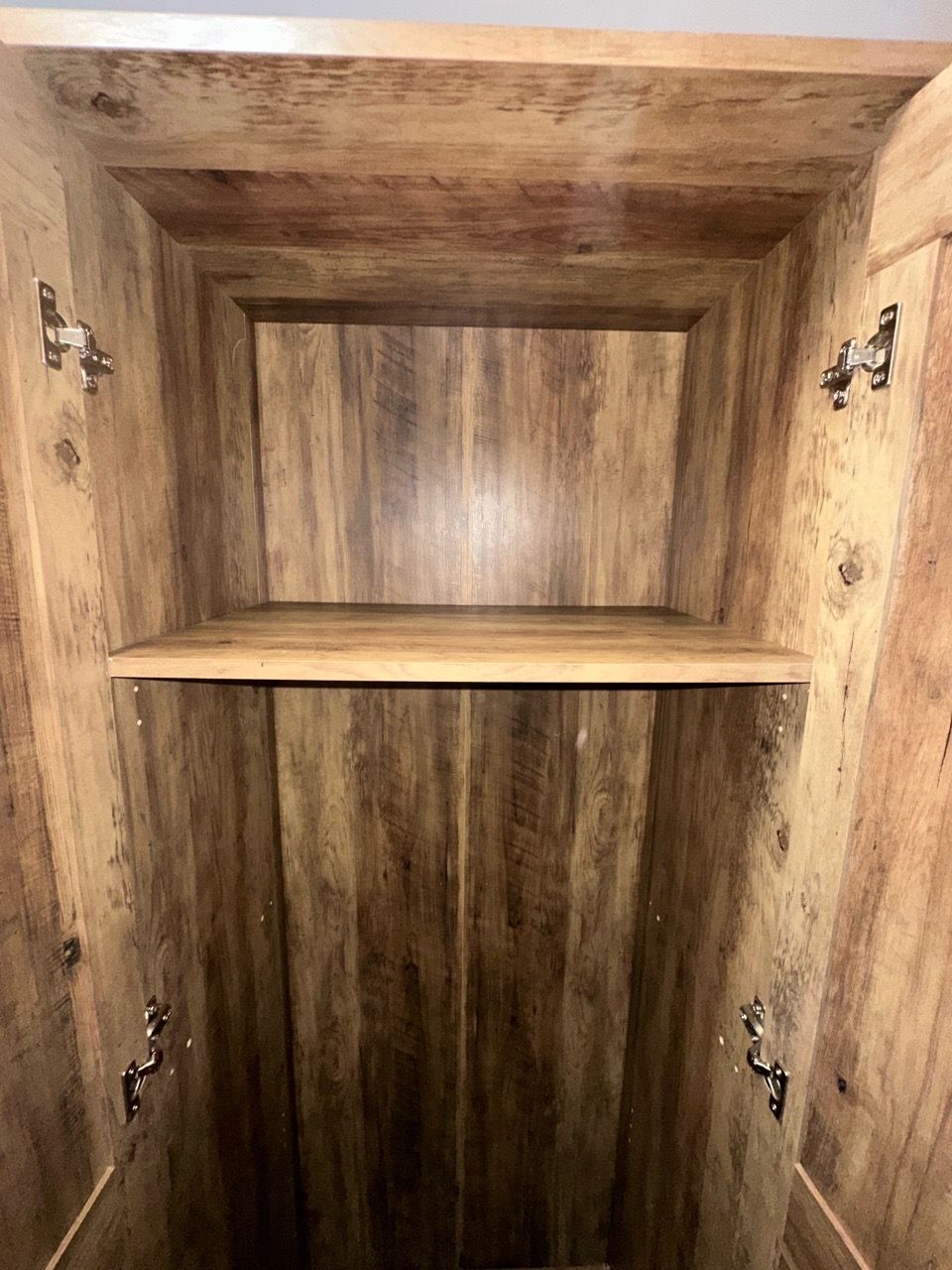 Rustic Wood Wardrobe / Armoire Cabinet (Good condition) - photo 4
