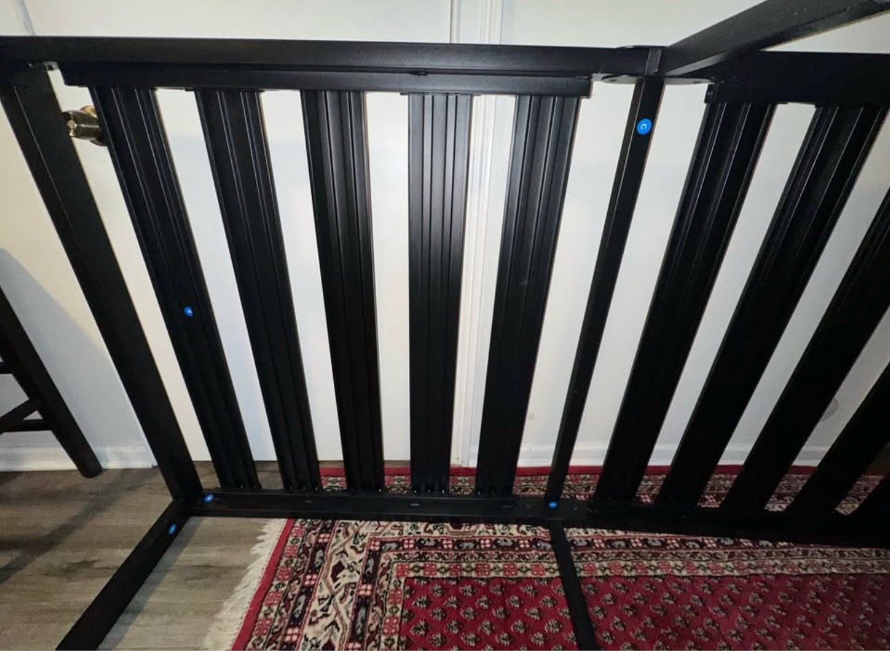 Metal twin platform-style bed frame - photo 4