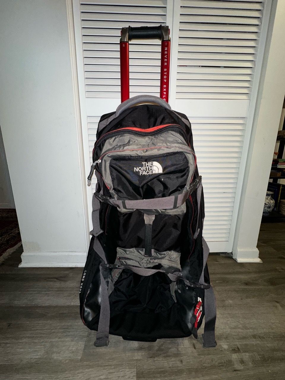 The North Face The Long Haul Large Rolling Luggage