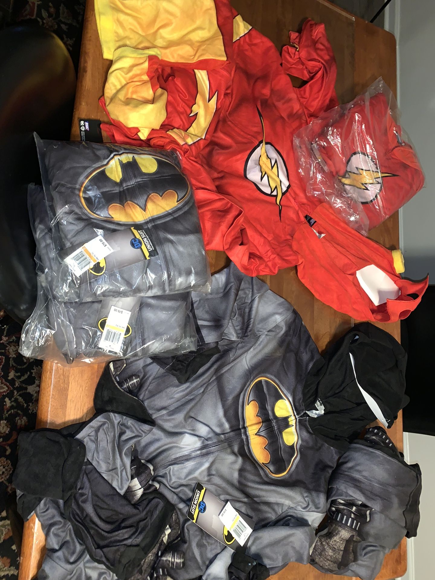 Lot of 6 Halloween Pajama Jumpsuits Sizes M and S - photo 2
