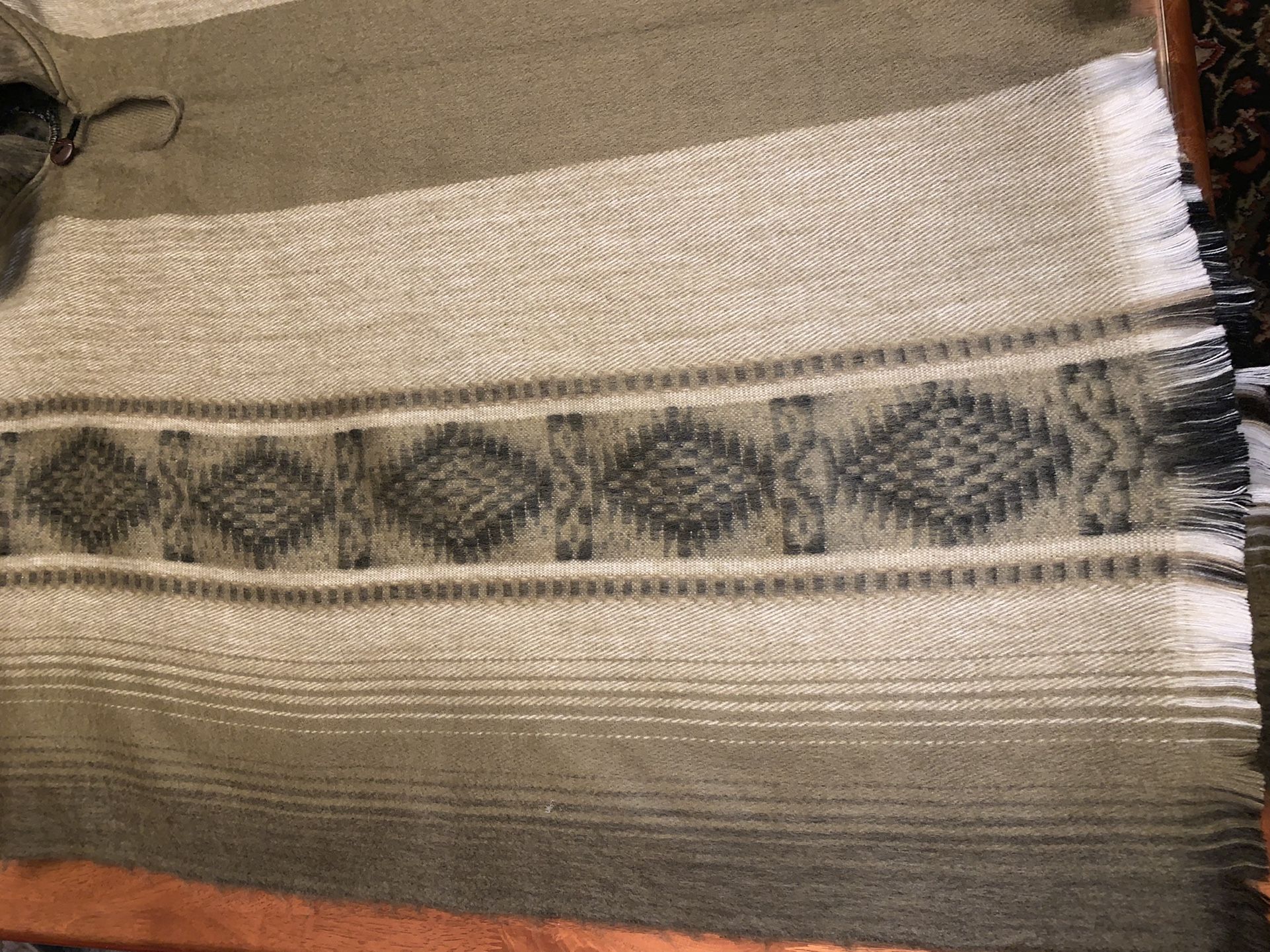 Wool New Colombian Ruana Poncho S/M - photo 3