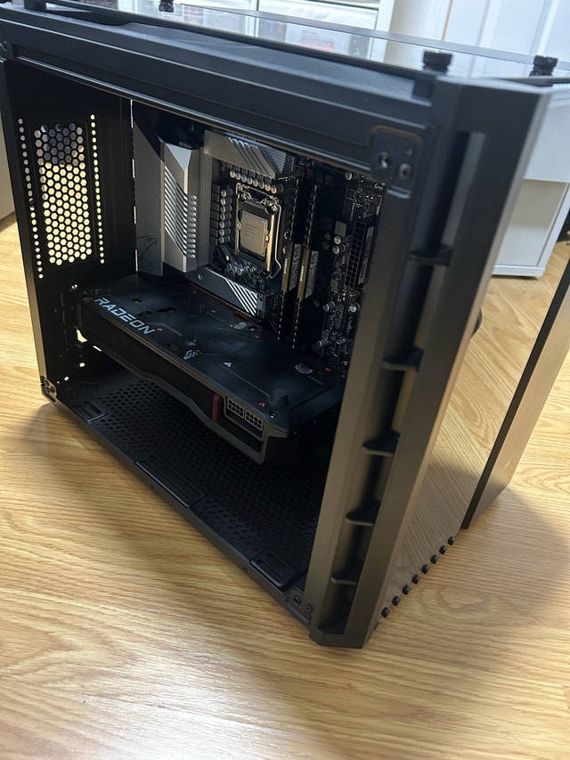 Corsair Crystal 280x mATX PC Case
