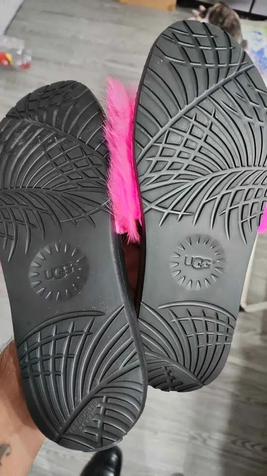UGG ROYALE SLIDE size 11 image indicator(3)