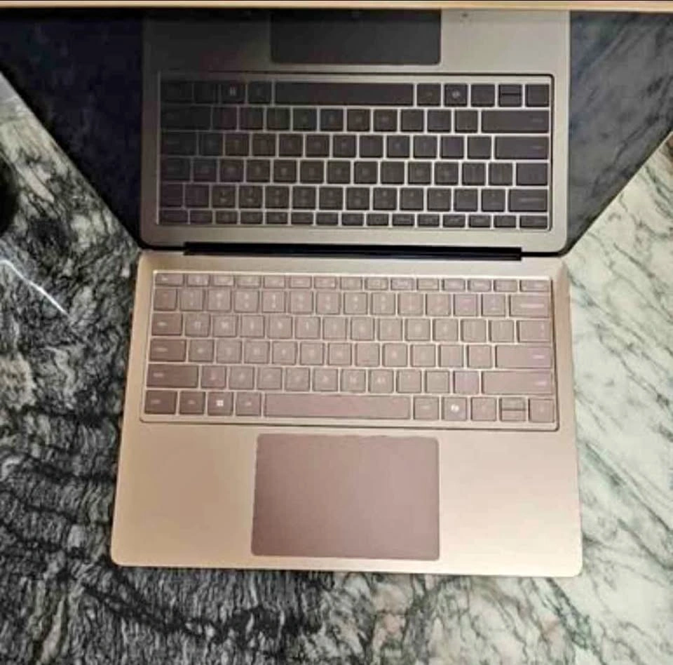 Microsoft Surface Laptop 13.8" 11th Ed (Snapdragon X Elite)