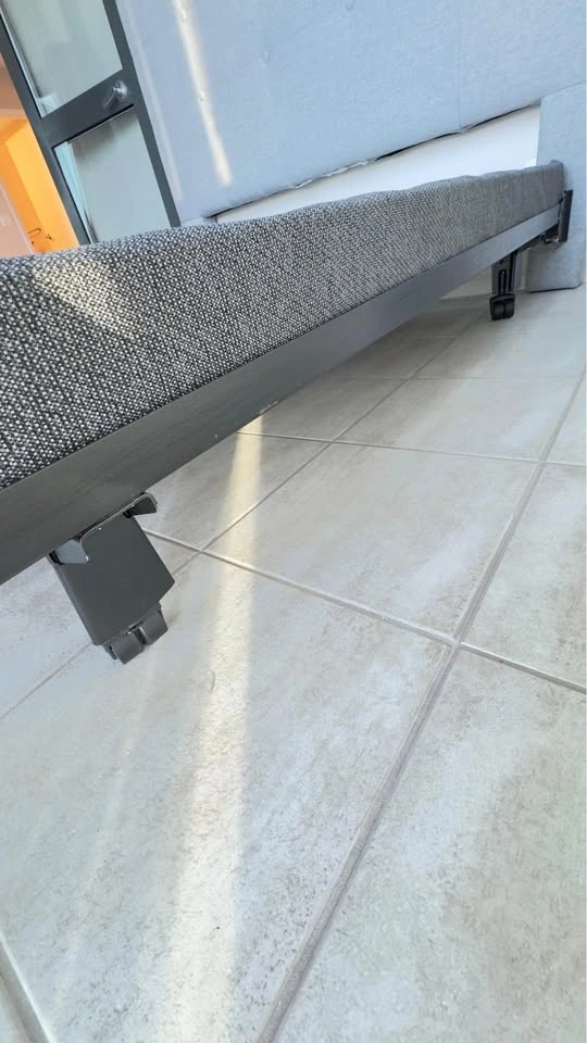 MOVING SALE Queen bed + mattress - photo 4