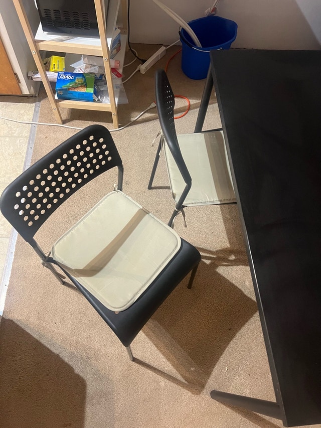 Ikea Dinning Room Table + 4 Chairs - photo 3