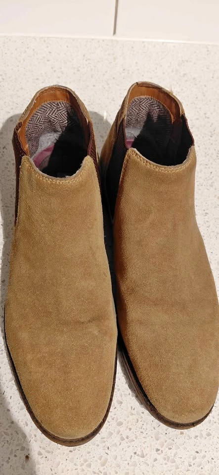 Bugatti Suede Chelsea Boots