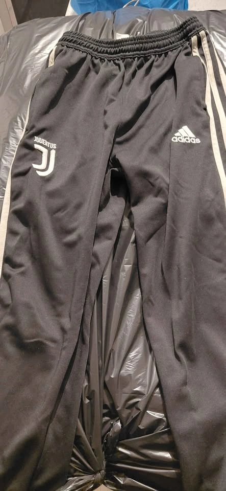 Juventus Apparel Bundle - size Medium & Large - photo 5