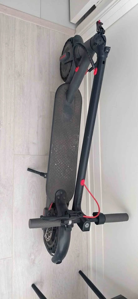 Xiaomi Mi M365 Electric Scooter