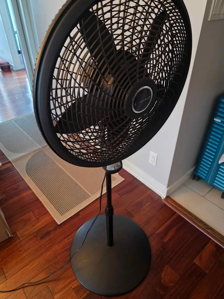 Lasko Pedestal Fan 18 inch - photo 2