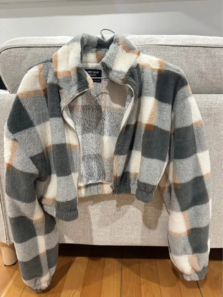 Fluffy cropped jacket - photo 2