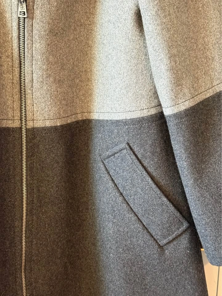 Two-Tone Wool Blend Coat with Statement Collar(Size M) - photo 2