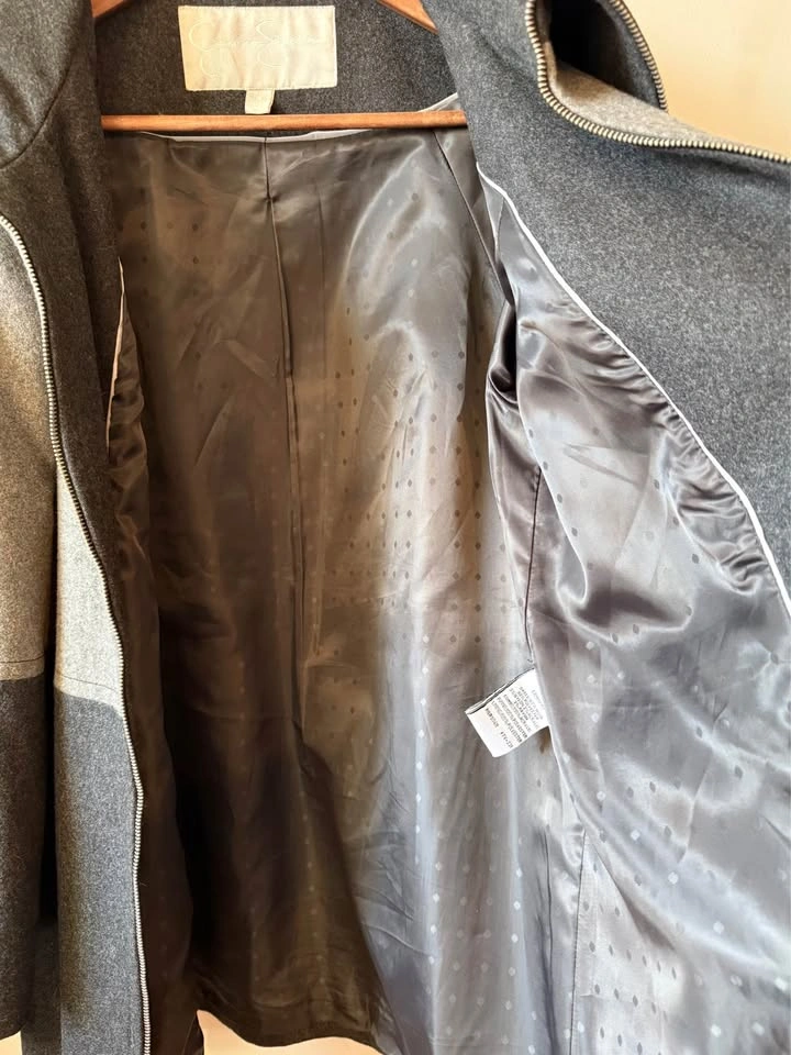 Two-Tone Wool Blend Coat with Statement Collar(Size M) - photo 5
