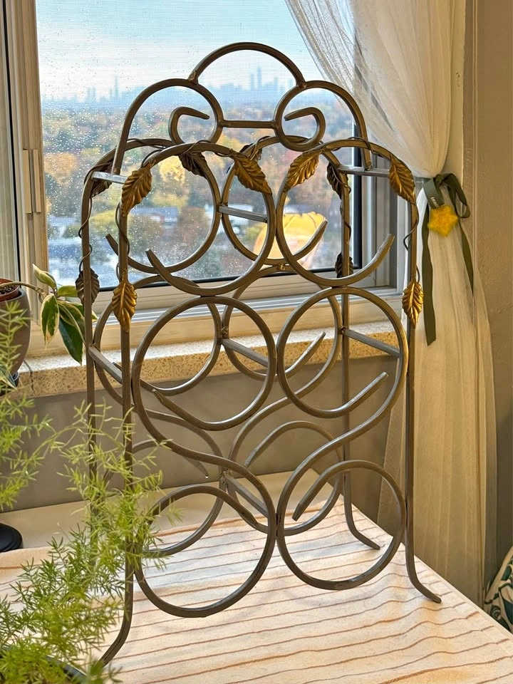 Wrought-iron Tabletop 6 Bottle Wine Rack