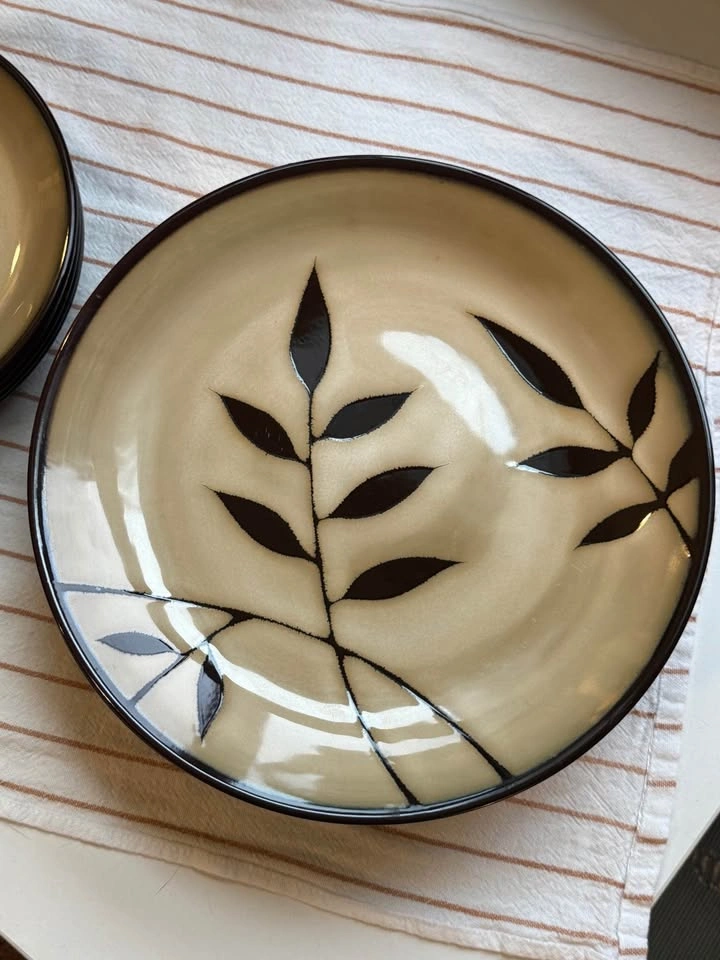 Gibson Elite Midnight Palm- 4 Dinner and 4 Salad Plates - photo 3
