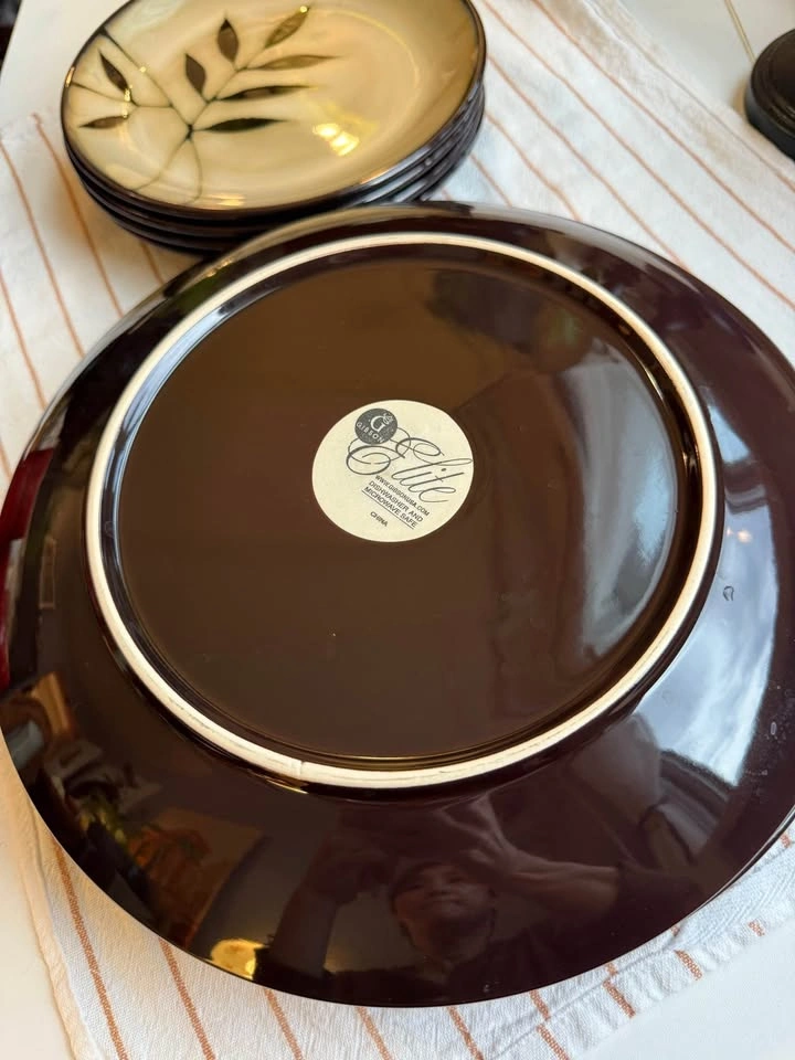 Gibson Elite Midnight Palm- 4 Dinner and 4 Salad Plates - photo 5