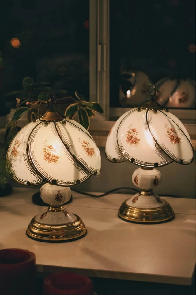 Pair of Vintage Floral Glass Touch Lamps - photo 2