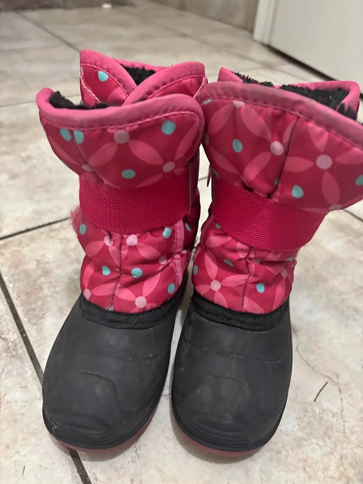 Kamik Kids Snow Boots - size 8