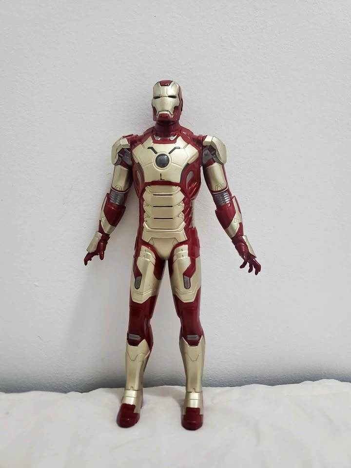 Iron Man 3 Arc Strike Action Figure (Hasbro 2013) - Fully Workin