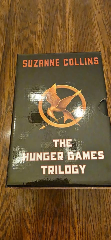 The Hunger Games - Trilogy Box Set (Suzanne Collins)
