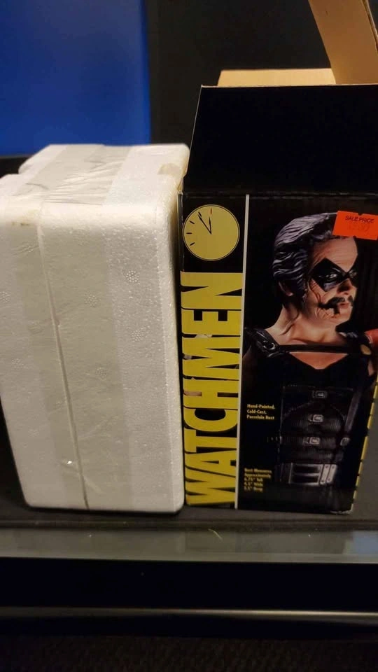 Watchmen Porcelain Bust (The Comedian) #250/5000 - photo 2