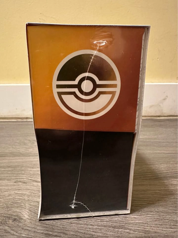 Pokemon 30th Anniversary ETB - photo 3