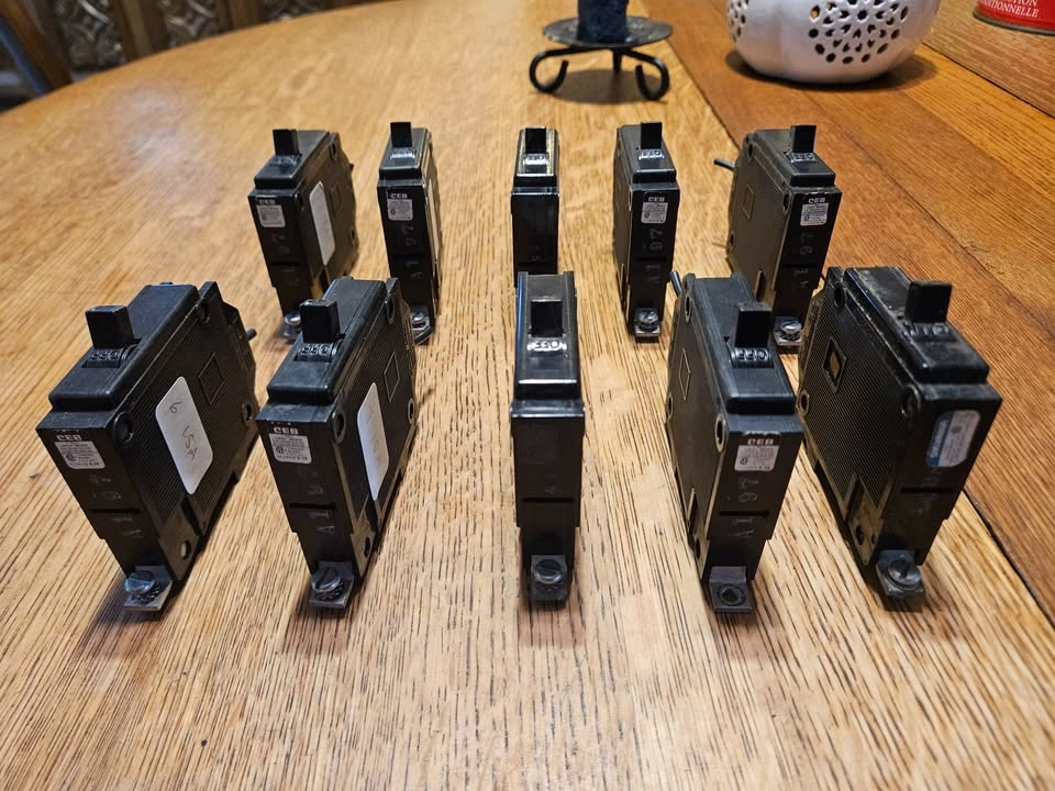 Circuit Breakers (15A, 30A, 40A, 100 amp) - photo 5
