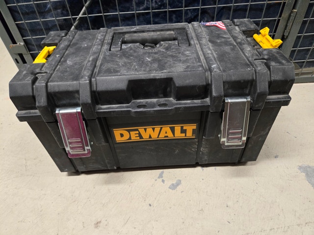 DeWalt Heavy Duty Tool Box / Storage Case