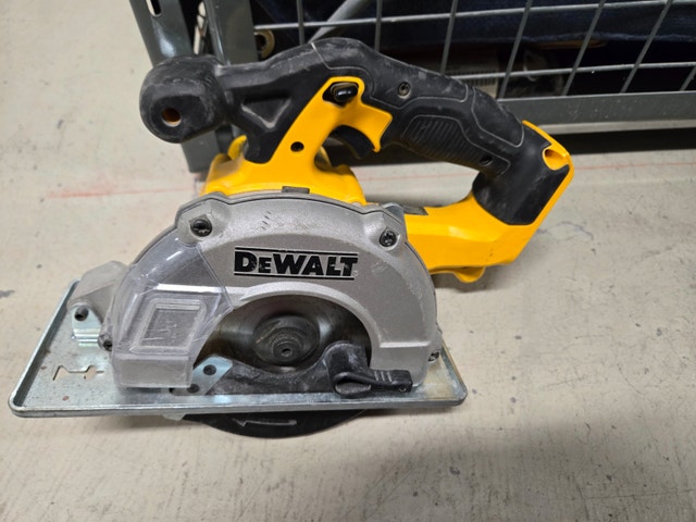 DeWalt 20V Metal Circular Saw & Milwaukee Metal Blade - photo 2
