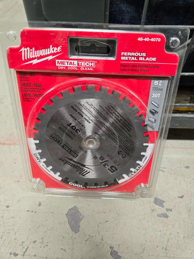 DeWalt 20V Metal Circular Saw & Milwaukee Metal Blade - photo 3