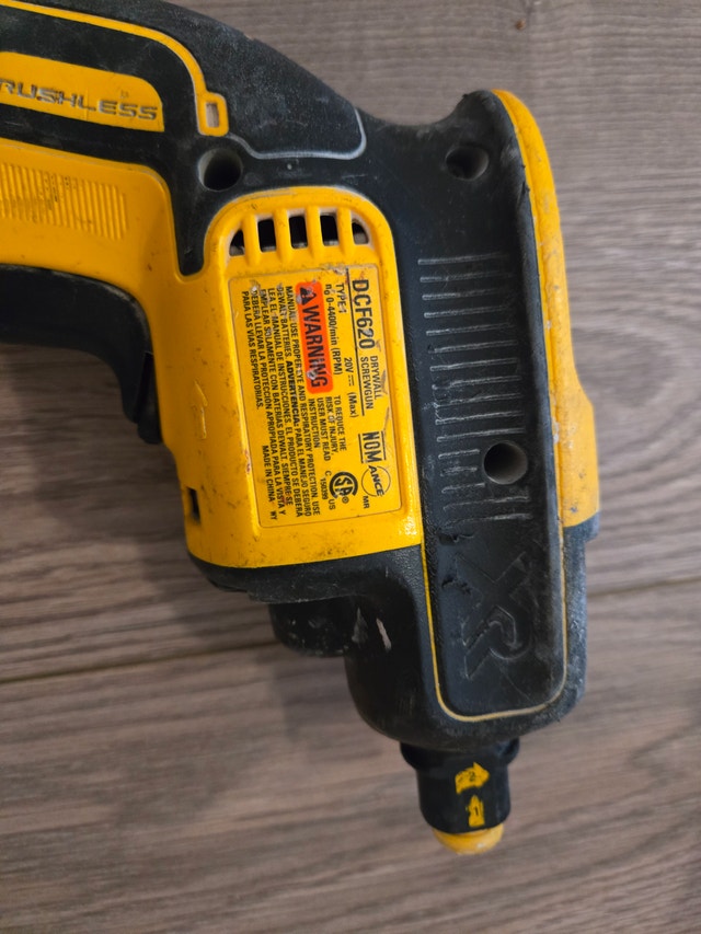 DeWalt 20V Drywall Screwgun (DCF620) - photo 2