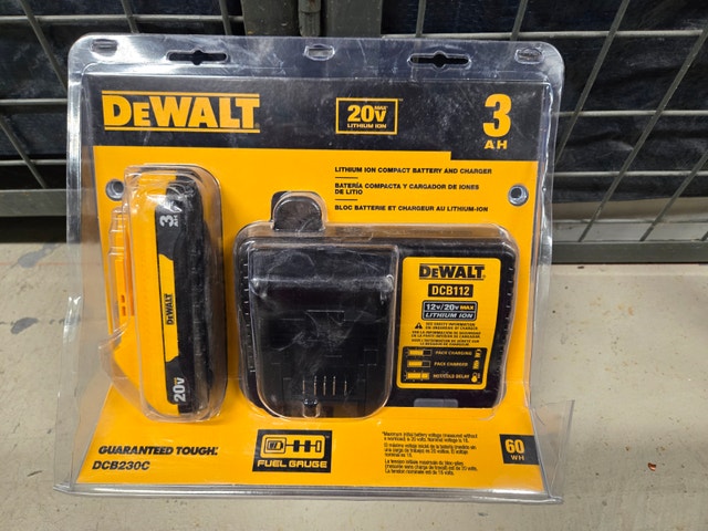 Brand New DeWalt 20V MAX 3Ah Battery & Charger Kit (DCB230C)