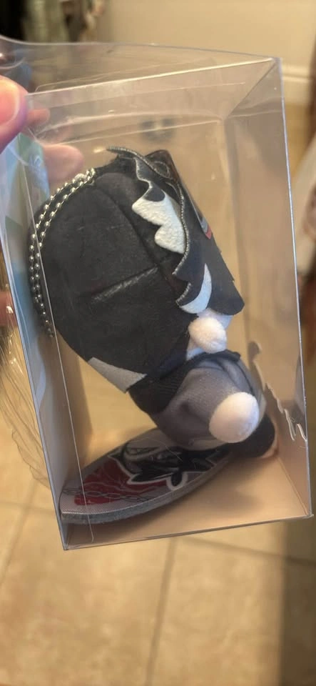 Official Genshin Impact Summer Surfer Wriothesley Plush - photo 2